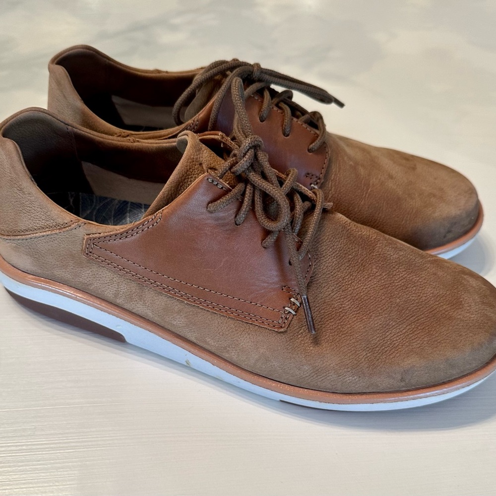Men’s OluKai Kalia Li - Size 10 EUC